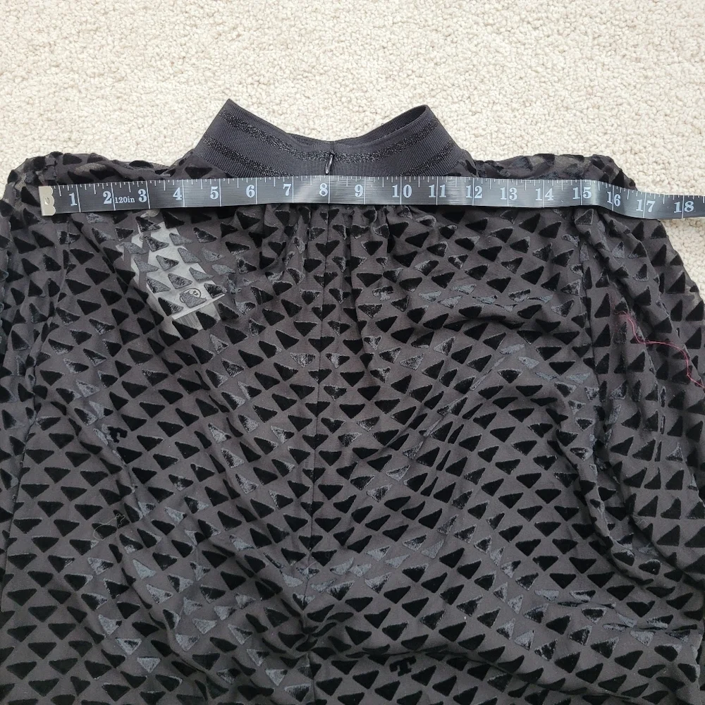 *NWT* Chic Tory Burch Sheer Velvet Burnout Blouse W/Triangle Geo Design Size 6